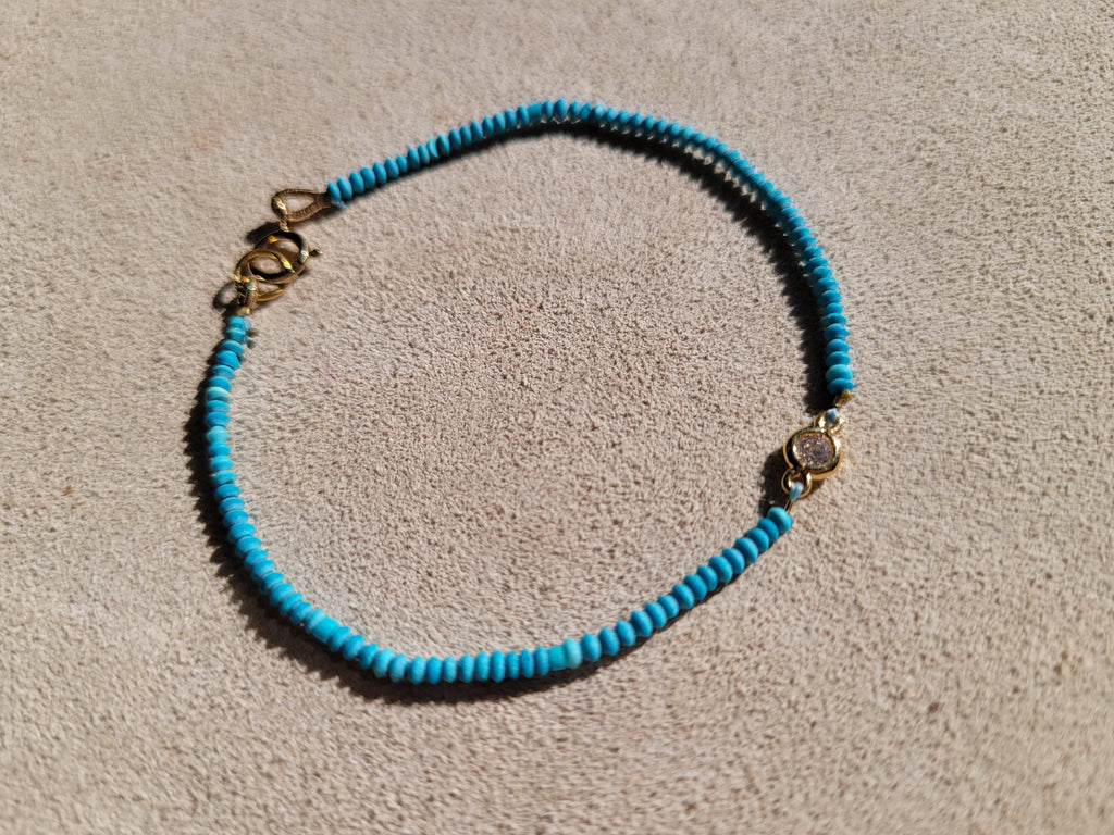 Turquoise solitaire simple bracelet