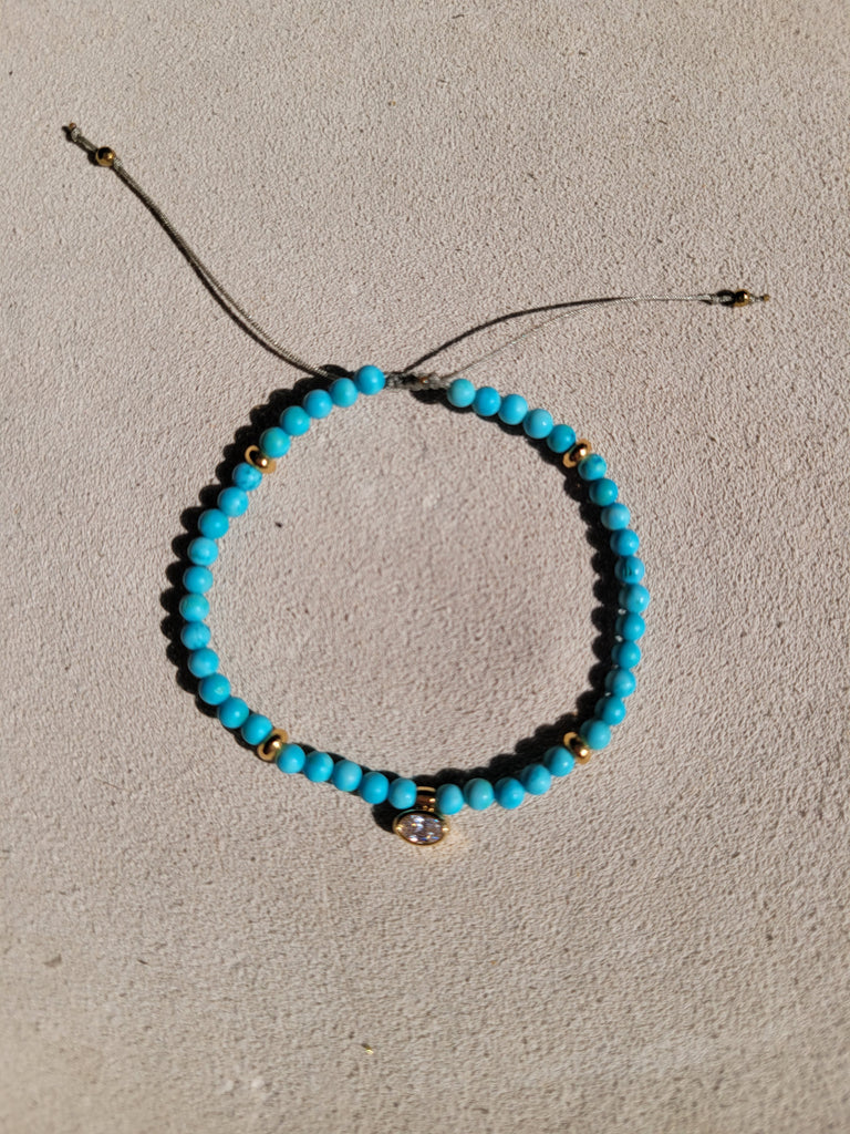 Turquoise oval solitaire bracelet