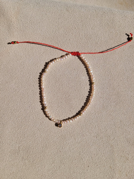 Solitaire pearl bracelet
