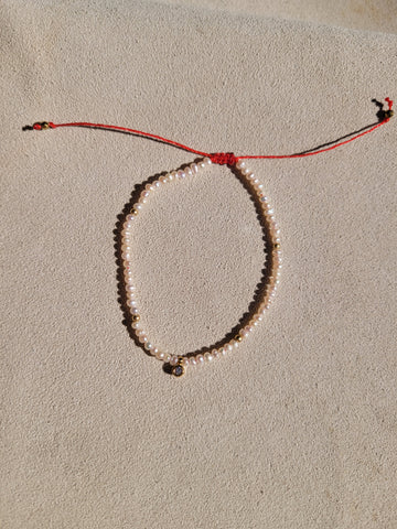 Solitaire pearl bracelet