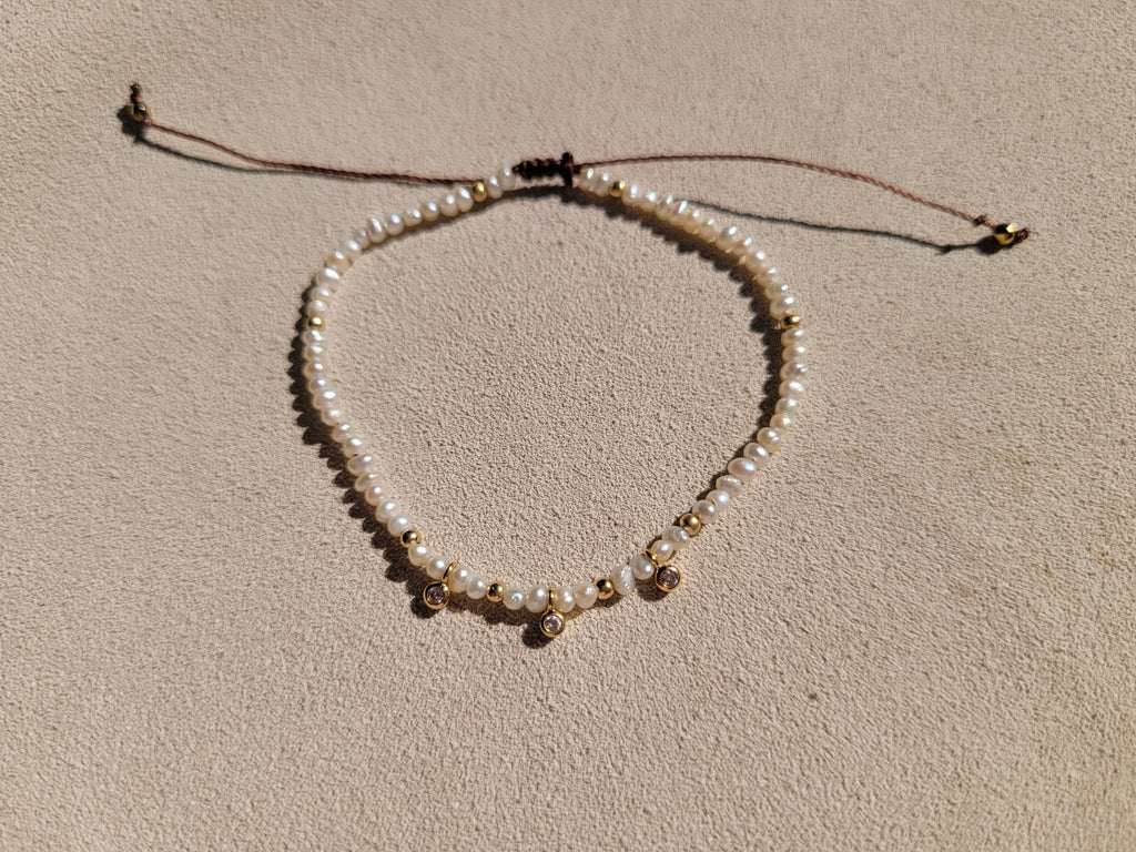 Solitaire trio pearl bracelet