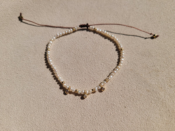 Solitaire trio pearl bracelet